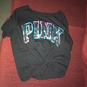 A knotted Victoria t shirt